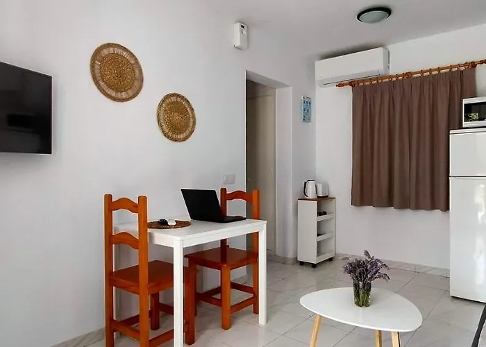 California Cala'N Blanes (Menorca)