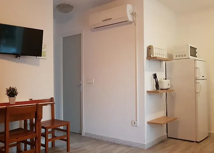 California Cala'N Blanes (Menorca)